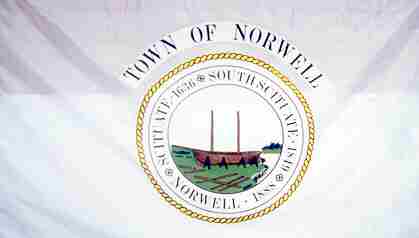 [Flag of Norwell, Massachusetts]